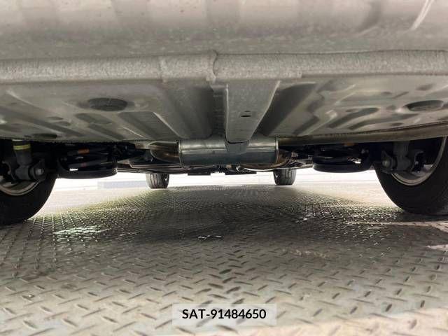 Toyota NOAH 2021-09 210535-18