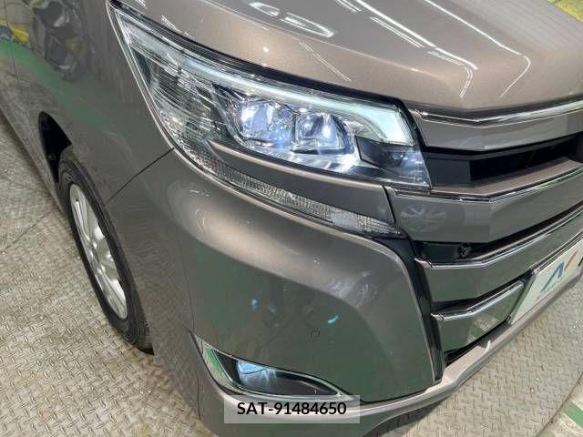 Toyota NOAH 2021-09 210535-12