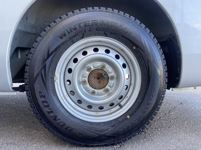 Nissan NV350 Caravan 2018-03 24724-13
