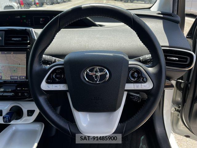 Toyota PRIUS 2016-07 381807-6