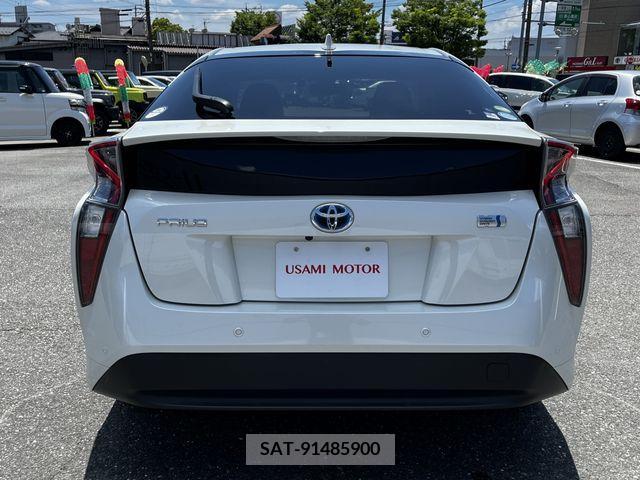 Toyota PRIUS 2016-07 381807-25