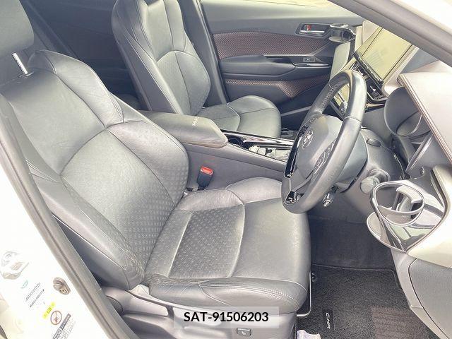 Toyota C-HR 2017-02 322955-11