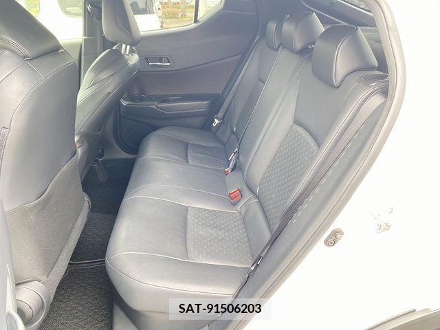 Toyota C-HR 2017-02 322955-13