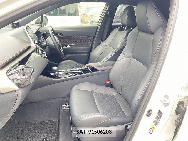 Toyota C-HR 2017-02 322955-12