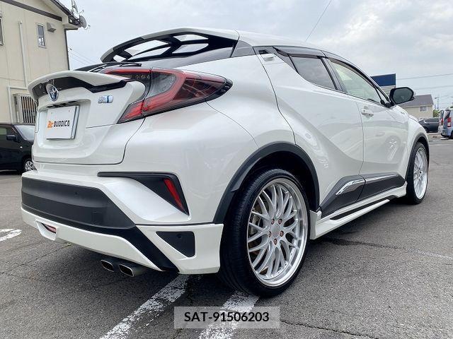 Toyota C-HR 2017-02 322955-6
