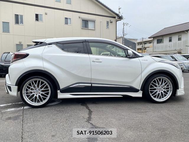 Toyota C-HR 2017-02 322955-5