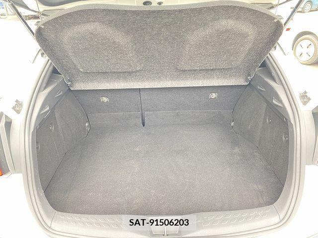 Toyota C-HR 2017-02 322955-15