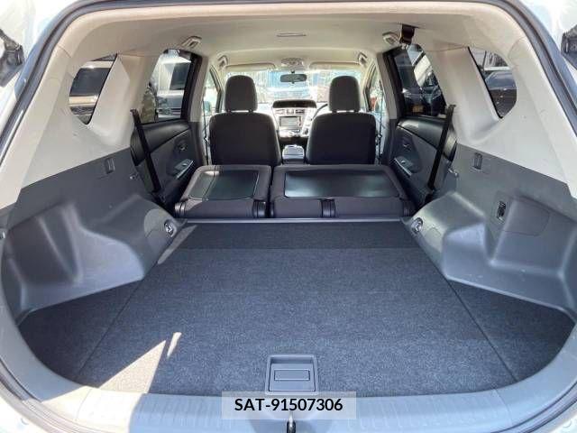 Toyota PRIUS ALPHA 2012-09 341848-10