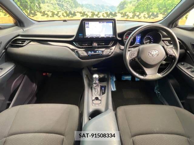Toyota C-HR 2016-12 330768-1