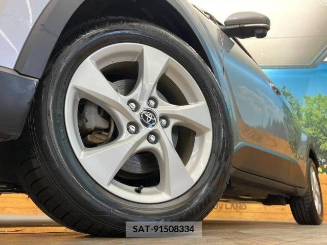 Toyota C-HR 2016-12 330768-13
