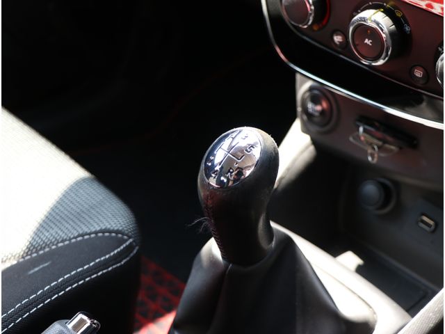 Renault LUTECIA 2015-03 1396-4