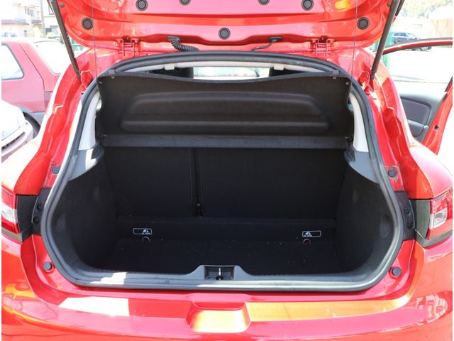 Renault LUTECIA 2015-03 1396-16