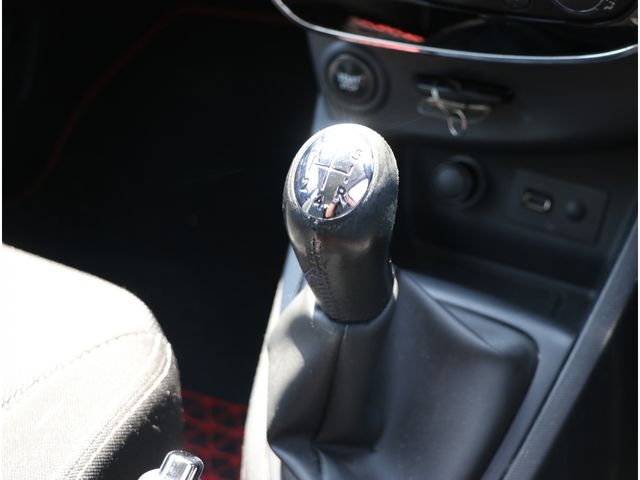 Renault LUTECIA 2015-03 1396-7