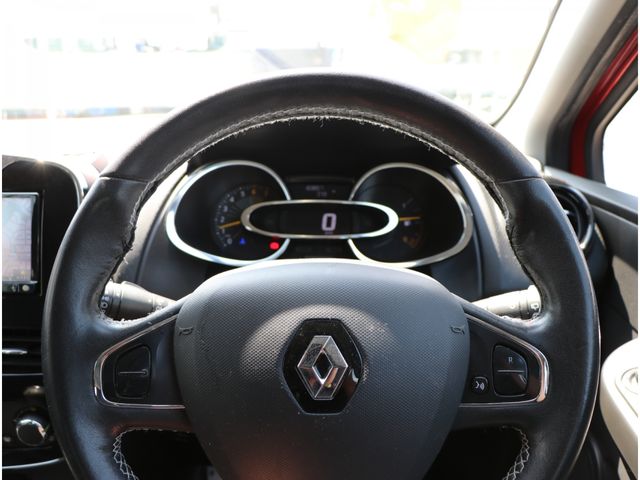 Renault LUTECIA 2015-03 1396-1