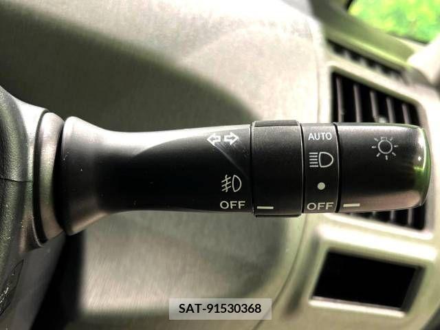 Toyota PRIUS ALPHA 2013-01 282429-6