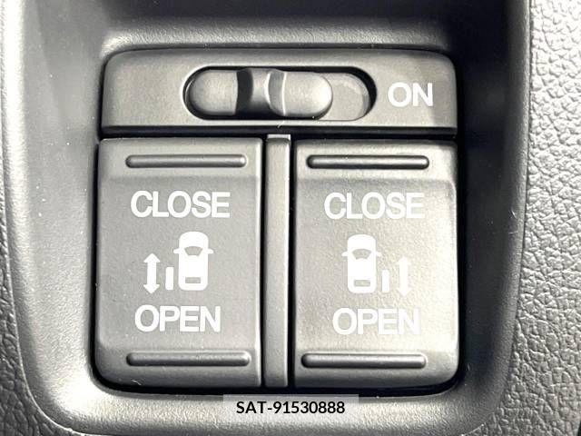 Honda N BOX CUSTOM 2017-03 212438-5