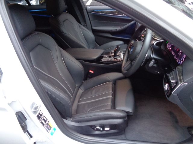 Bmw 5 SERIES 2022-11 1142-15