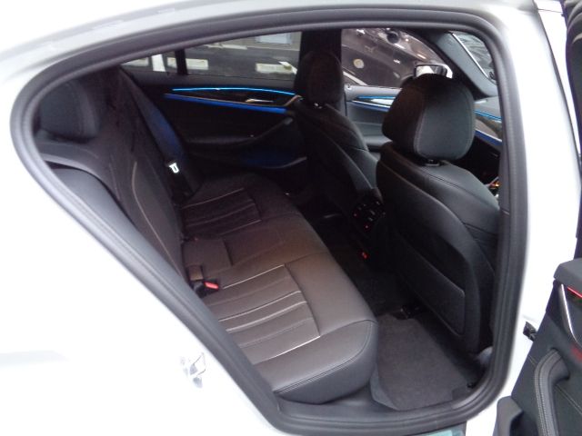 Bmw 5 SERIES 2022-11 1142-18