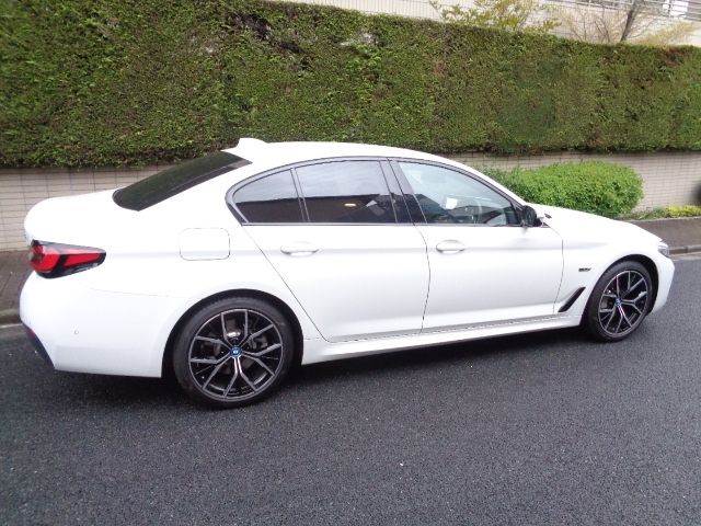 Bmw 5 SERIES 2022-11 1142-6