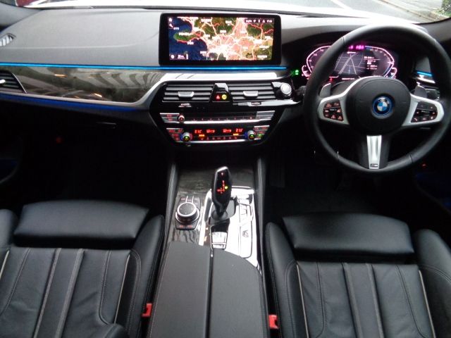 Bmw 5 SERIES 2022-11 1142-19