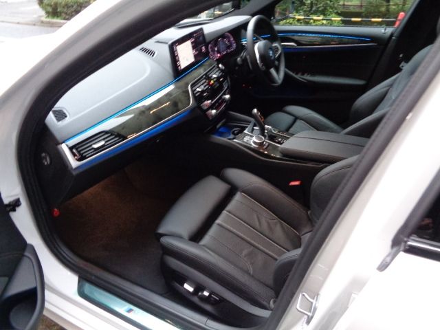 Bmw 5 SERIES 2022-11 1142-12