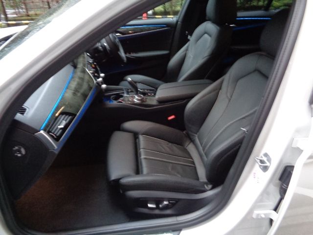 Bmw 5 SERIES 2022-11 1142-13