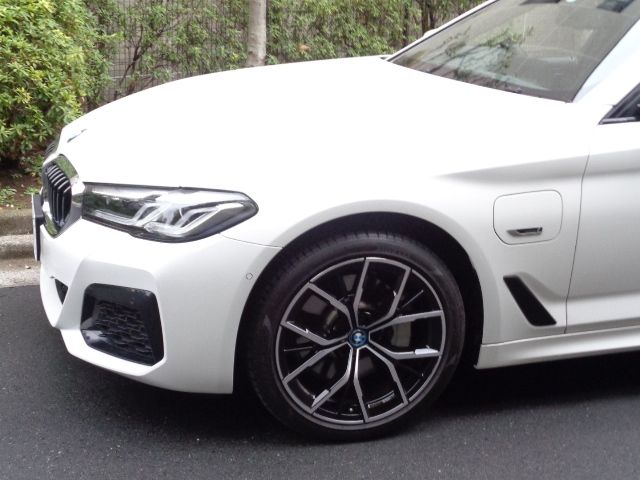 Bmw 5 SERIES 2022-11 1142-4