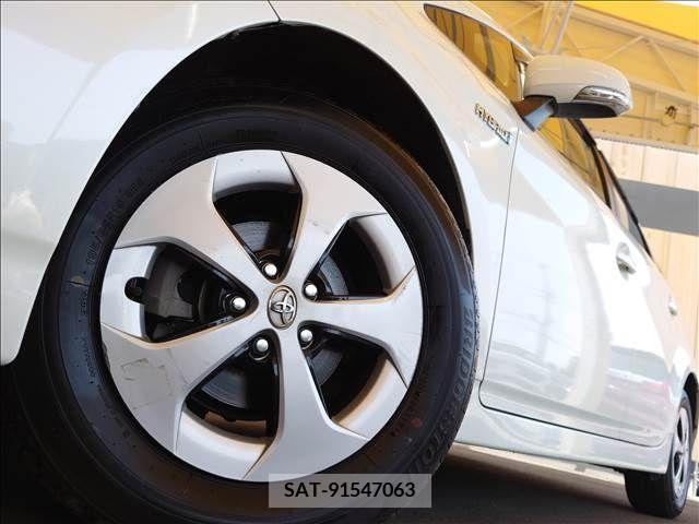 Toyota PRIUS 2015-06 375071-18