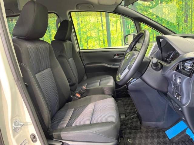Toyota VOXY 2016-12 193847-8