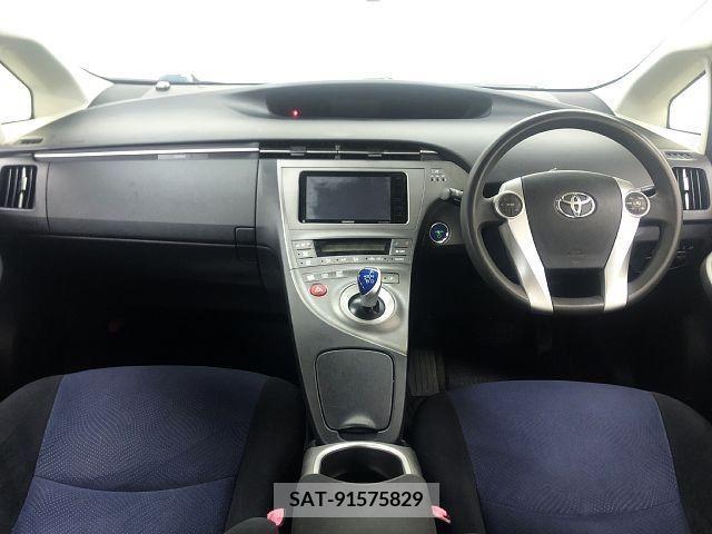 Toyota PRIUS 2013-05 349898-1