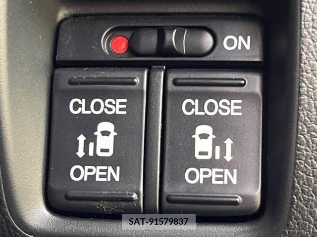 Honda N BOX CUSTOM 2017-03 306817-5