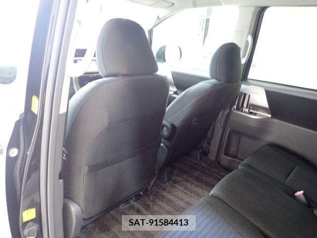 Toyota VOXY 2010-01 321356-11