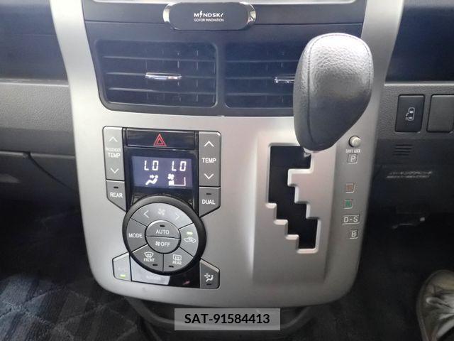 Toyota VOXY 2010-01 321356-17