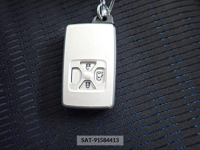 Toyota VOXY 2010-01 321356-29