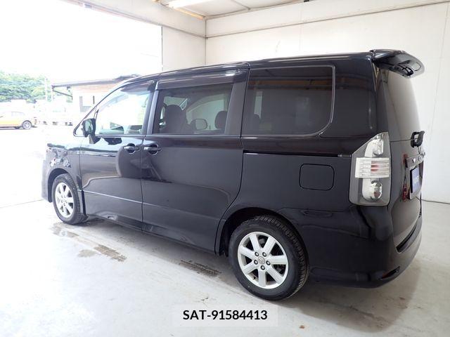 Toyota VOXY 2010-01 321356-6