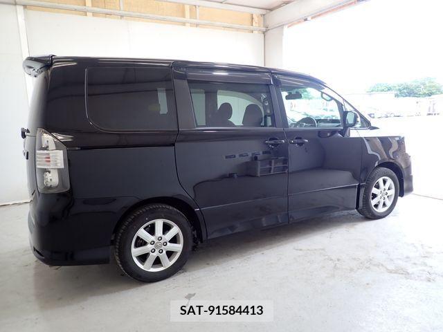 Toyota VOXY 2010-01 321356-4