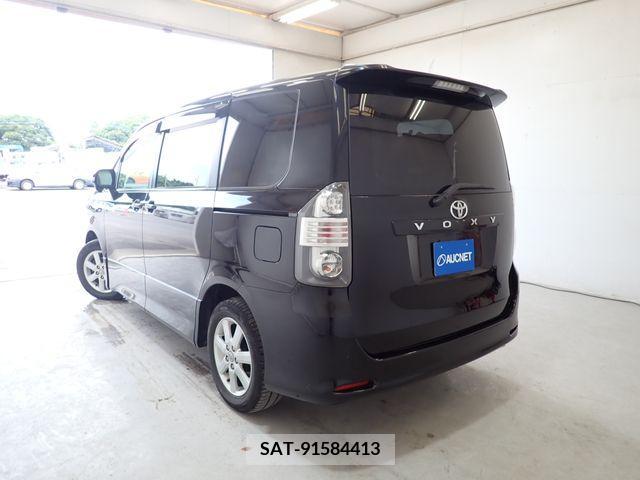 Toyota VOXY 2010-01 321356-2