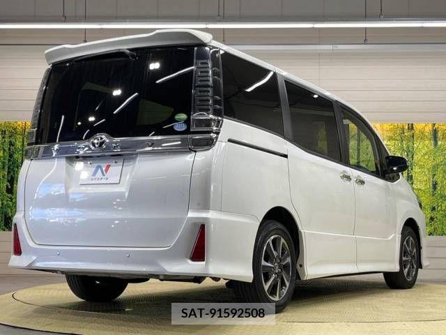Toyota VOXY 2019-02 223455-18