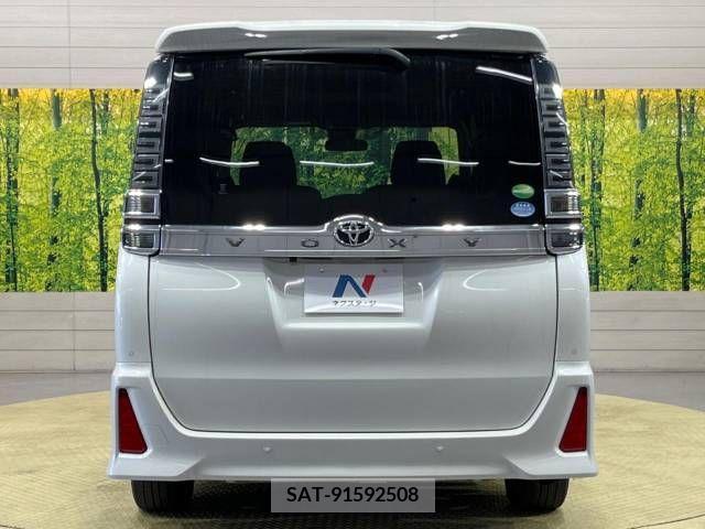 Toyota VOXY 2019-02 223455-16