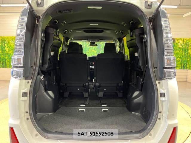 Toyota VOXY 2019-02 223455-11