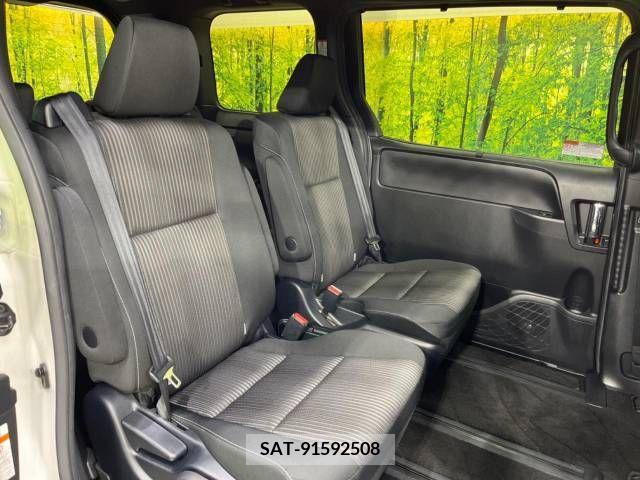 Toyota VOXY 2019-02 223455-9