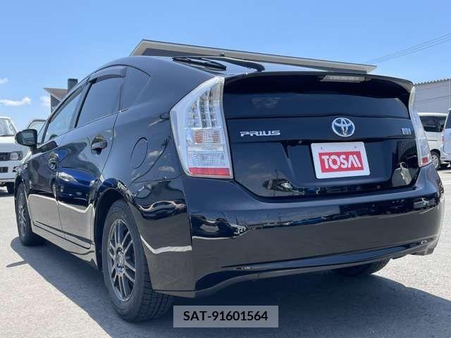 Toyota PRIUS 2010-05 321985-14