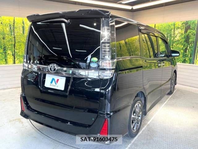 Toyota VOXY 2018-10 244089-18