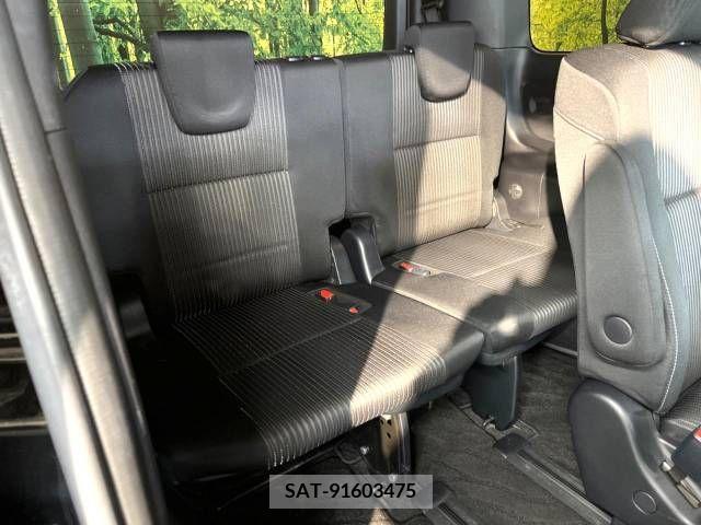 Toyota VOXY 2018-10 244089-10