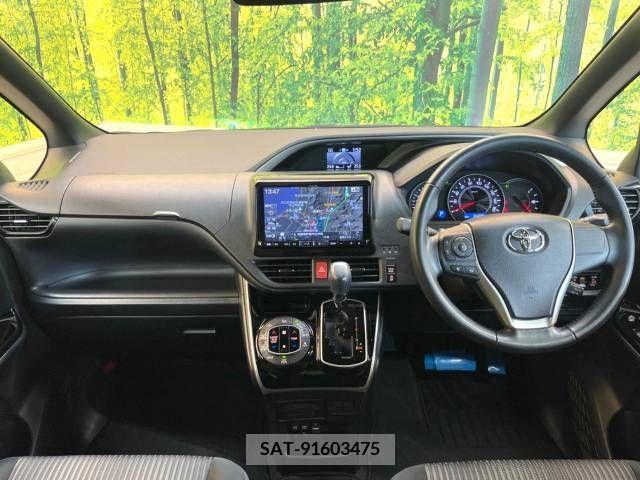 Toyota VOXY 2018-10 244089-1