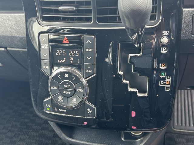 Toyota NOAH 2010-06 195324-11
