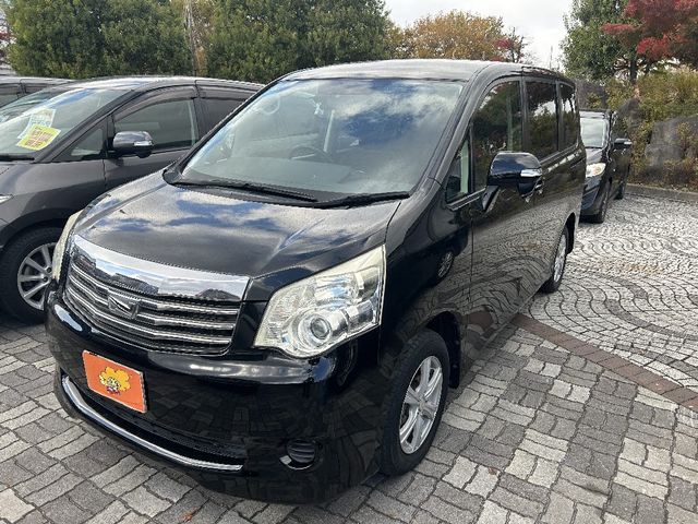 Toyota NOAH 2010-06 195324-0