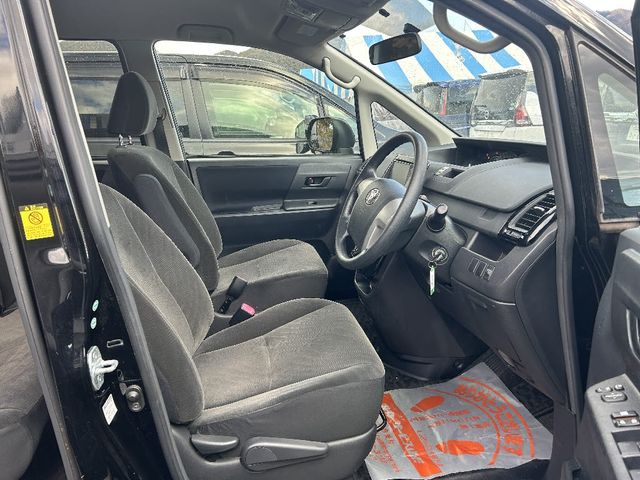 Toyota NOAH 2010-06 195324-4