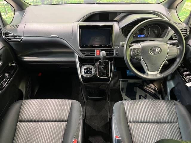Toyota VOXY 2018-11 16026-1