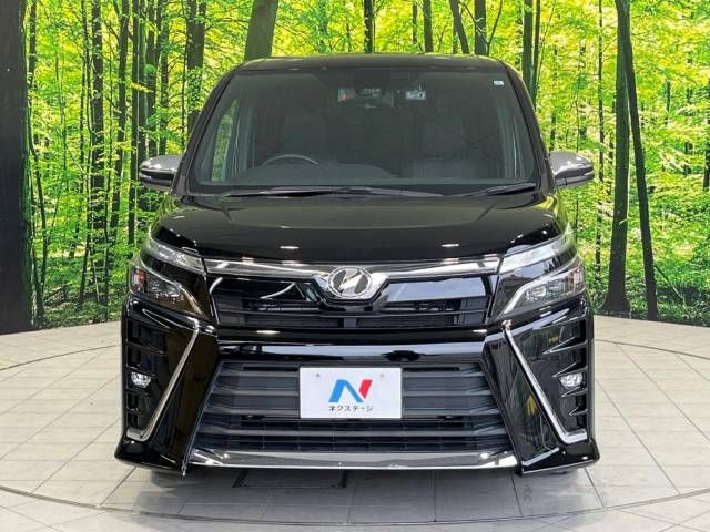 Toyota VOXY 2018-11 16026-9